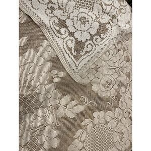 Vintage Lace Tablecloth‎ 90" X 62" Unused Condition Reversible